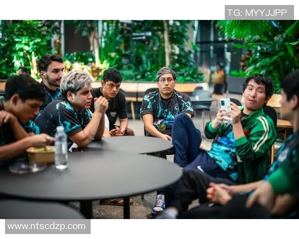 刘秀英在S15电竞总决赛中分享DOTA2独特心得与精彩战术解析